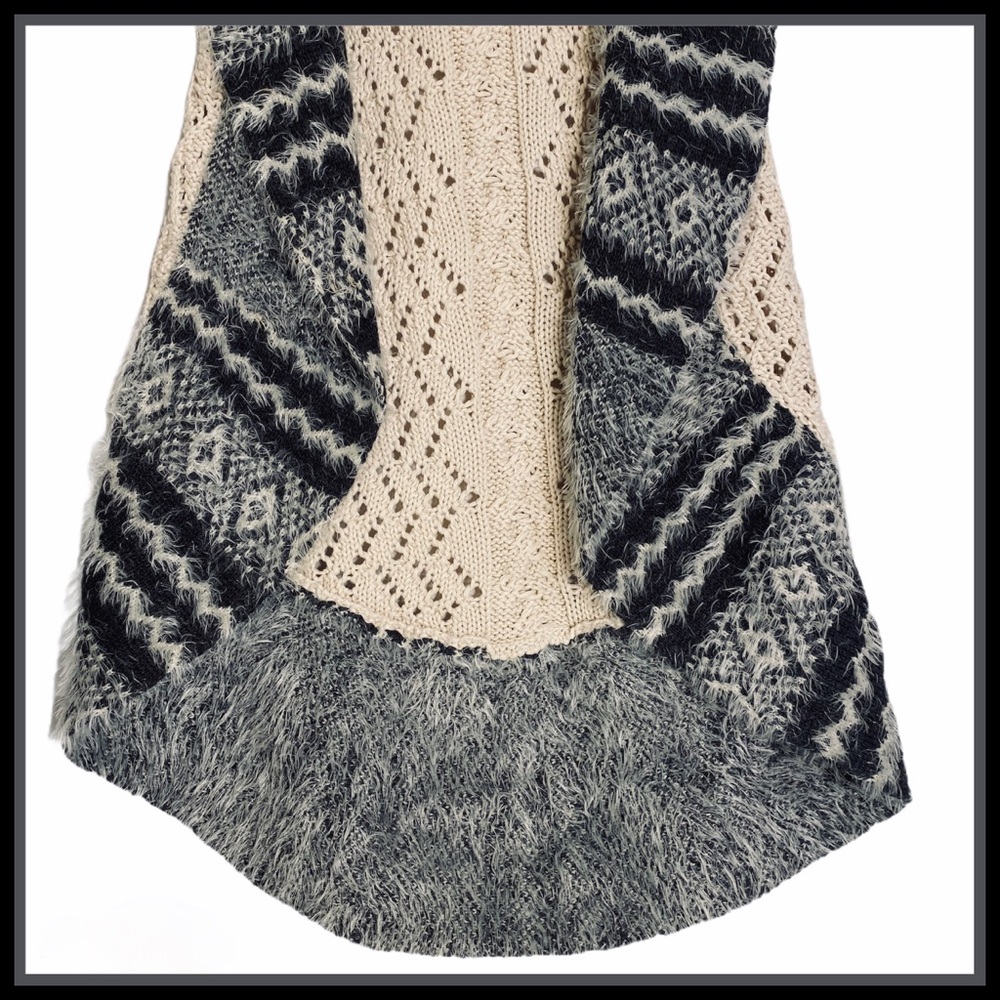 NWOT MAX STUDIO VEST KNIT Cream & FUR Black/Gray - Picture 6 of 10